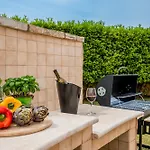 Jacqueline Con Piscina Privata 8 Posti Letto