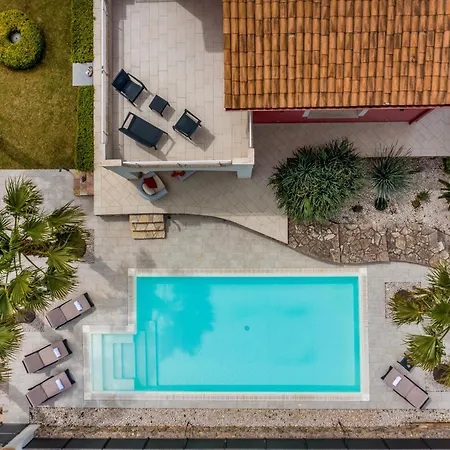 Jacqueline Con Piscina Privata 8 Posti Letto *